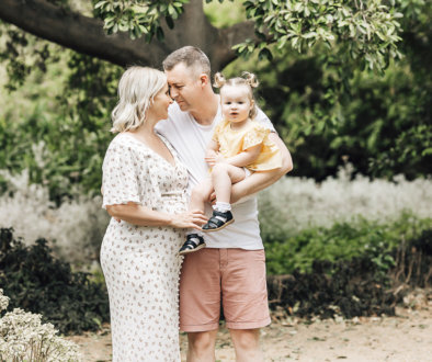 family maternity photo photography session adelaide newborn photography in adelaide botanic gardens